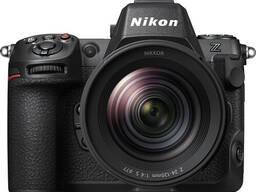 니콘 Z8 미러리스 카메라와 24-120mm f/4 렌즈